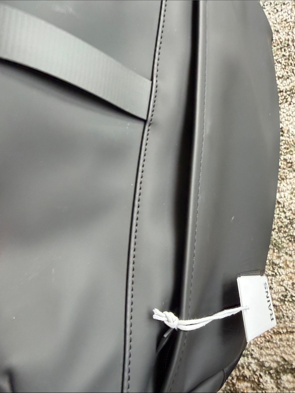 RAINS Messenger Bag W3 Black Waterproof Laptop Commuter Bag NWT - Picture 14 of 16